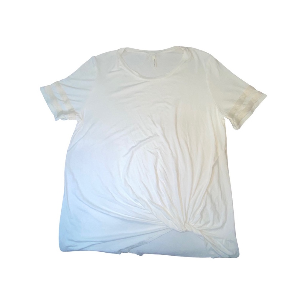 Bellamie White‎ T-Shirt with Knotted Front